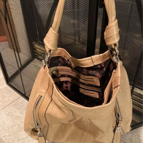 B. Makowsky Tan Leather Tote - perfect for spring and summer! - Picture 4 of 5